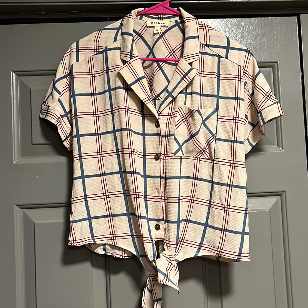 Monteau Button Down